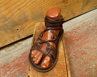 Medieval Sandals, Medieval Shoes, Viking Shoes, Fashion Shoes Boots, Womens Gladiator Sandals, Girls With Red Hair, Handmade Sandals, Strap Shoes, Barefoot Shoes