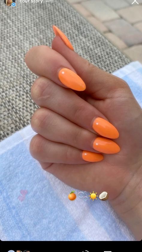 Tangerine Nails Acrylic, Mango Orange Nails, All Orange Nails, Solid Color Almond Nails Summer, Orang Nails Ideas, Tangerine Nail Color, Orange Nails Almond Shape, Nail Colors To Make You Look Tan, Orange Nail Inspo Acrylic