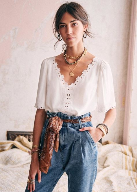 undefined Mummy Fashion, Sezane Blouse, Bohemian Schick, Rok Outfit, Look Boho Chic, Estilo Hippy, Women Embroidery, Basic Wardrobe, Mode Boho