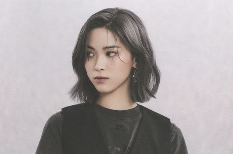 Ryujin Cheshire, Itzy Cheshire, Photoshoot Concept, Hair Reference, Dream Hair, Korean Celebrities, Girl Gang, Cortes De Cabello Corto, Short Hair Cuts