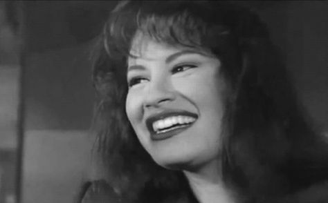 Selena Selena Quintanilla Gif, Selena Quintanilla Costume, Selena Perez, Selena Quintanilla Birthday, Selena Quintanilla Videos, Selena Quintanilla Outfits, Selena Quintanilla Fashion, Selena Selena, Selena Pictures