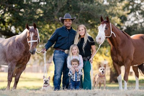 Horse Engagement Photos, Hawk Spirit Animal, Western Family Photos, Farm Family Pictures, Stephenville Texas, Pictures With Horses, Western Photo, Senior Photography Poses, Farm Pictures