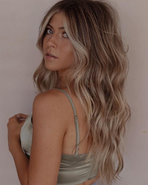 40 Best Money Piece Hair Trend Ideas for 2022 - Hair Adviser Money Piece Hair, Brown Hair Inspiration, Rambut Brunette, Balayage Blond, Color Rubio, Beach Blonde, Money Piece, Belle Blonde, Vlasové Trendy