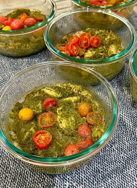 Easy Pesto Chicken Rice Bowl Meal Prep Pesto Chicken Rice, Rice Bowl Meal Prep, Easy Pesto Chicken, Bowl Meal Prep, Chicken Rice Bowl, Protein Meal Prep, High Protein Meal, High Protein Meal Prep, Protein Meal