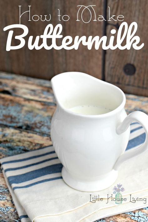 How to make your own buttermilk at home easily and quickly! #ad Buttermilk From Milk, Making Buttermilk, Homemade Buttermilk Pancakes, Make Buttermilk, Cocina Diy, How To Make Buttermilk, Baking Hacks, Homemade Buttermilk, Baking Basics