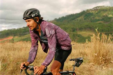 The new Rapha Outskirts collection is inspired by the Morton brothers' latest tour around Vietnam Bike Commuter Style, Commuter Bike Style, Japan Cycling, Bike Clothing, Biking Outfit, Cycling Jacket, Bike Clothes, Wind Jacket, Still Photography