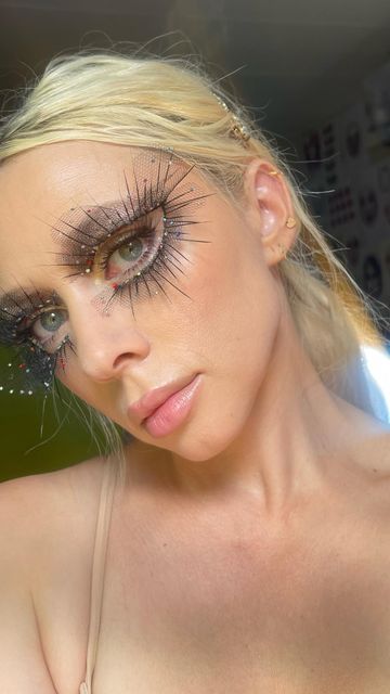 Liza Kondrevich on Instagram: "✨ Inspired by the runway makeup, I’ve created this reusable eye piece. It's easy to apply, use, and remove. ✨ • • • #makeup #makeupideas #makeupartist #runwaymakeup #rhinestonemakeup #editorialmakeup #facechartartist #lizakondrevich #falselashes #graphiceyeliner" Catwalk Makeup Runway, Catwalk Makeup, Rhinestone Makeup, Graphic Eyeliner, Cool Makeup Looks, Runway Makeup, Face Chart, Dramatic Makeup, Make Up Inspo