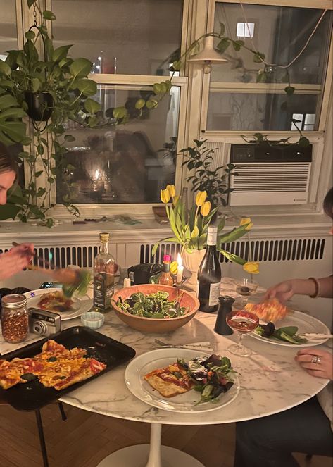 Cooking In Apartment Aesthetic, Eating Table In Living Room, Small Intimate Dinner Party At Home, Amsterdam Aesthetic Apartment, Cozy Dinner Party Aesthetic, Amsterdam Apartment Aesthetic, Apartment Party Aesthetic, Apartment Manifestation, Apartment Party