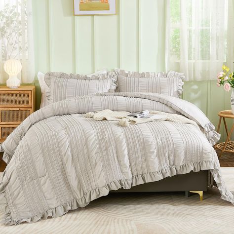 PRICES MAY VARY. [Seersucker Ruffle Design]: Queen comforter featuring a unique seersucker texture with tufted ruffle design.While ensuring a comfortable sleep, add a stylish and simple atmosphere to the bedroom. [Size of Queen Comforter Set]: Grey farmhouse seersucker comforter set include 1 tufted comfoter (90"×90"), 2 tufted pillowcases（20"×28"). Suits for all Seasons. [Soft Bedding Set]: Ruffle comforter made of microfiber, the ultra-soft inner filling and fabric are skin-friendly and breath Seersucker Bedding, Textured Comforter, Shabby Chic Comforter, Bedding Grey, Cozy Farmhouse Bedroom, Grey Farmhouse, Farmhouse Bedding Sets, Ruffle Comforter, Energy Machine