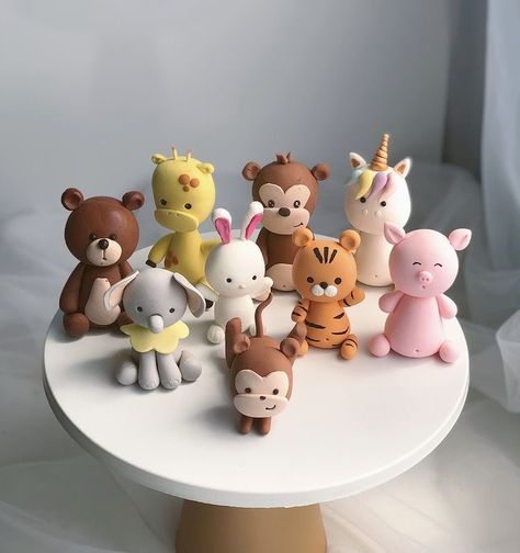 Cute Fondant Animals, Fondant Characters, Fondant Cakes Birthday, Fondant Figures Tutorial, Fondant Cake Designs, Safari Cakes, Baby Shower Deco, Polymer Clay Gifts, Fondant Animals