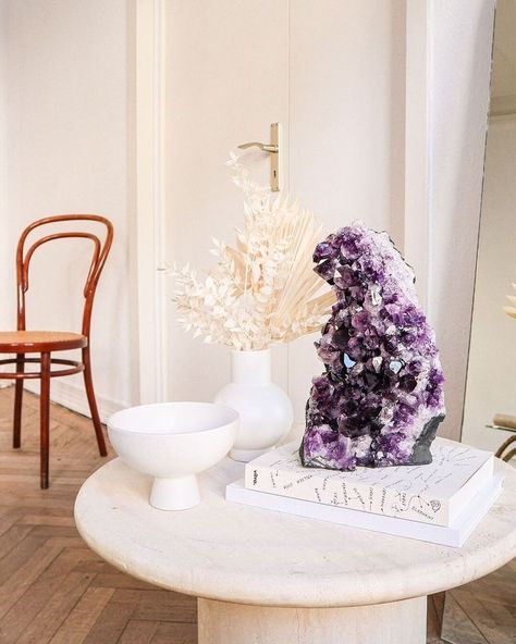 Crystal Living Room Decor, Amethyst Decor, Crystal Room Decor, Content Photos, Spiritual Room, Geode Decor, Meditation Room Decor, Crystal Room, Earthy Home