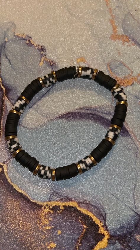 Black/White/Gold clay beads Clay Bead Bracelet Ideas Black And Gold, Clay Bead Bracelet Ideas Black And White, Bracelet Ideas Black And White, Black And White Clay Bead Bracelet, Black Clay Bead Bracelet, Gold Clay Bead Bracelet, Black And White Beaded Bracelet, Charm Crafts, Bracelet Heishi