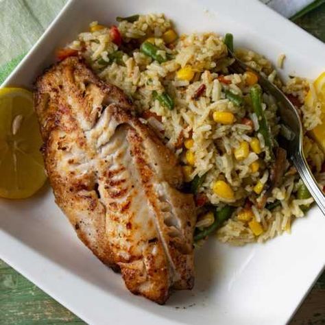 Sides For Red Snapper, Red Snapper Filet Recipes, Snapper Filet Recipes, Southern Style Grits, Blackened Redfish, Filet Recipes, Crispy Green Beans, Best Sides, Snapper Fish