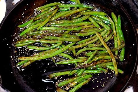 Teriyaki Green Beans, Sesame Tuna, Sesame Green Beans, Seared Tuna Steaks, Skillet Green Beans, Green Bean Dishes, Green Beans With Almonds, Carrots And Green Beans, Sauteed Green Beans