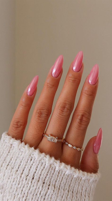 pink nails, light pink nails, pink nude nails, pink nails designs, pink nail ideas, hot pink nails, pink nail colors, pick n mix pink nails Ongles Rose Pastel, Pink Wedding Nails, Cute Pink Nails, Summery Nails, Nagel Inspo, Pink Nail, Oval Nails, Classy Nails, Minimalist Nails