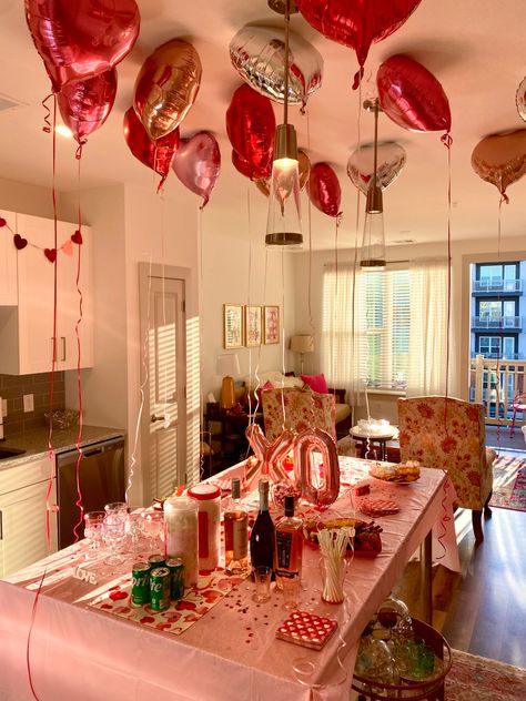 Galentines Party Decor Apartment, Galentines Party Balloons, Valentines Cocktail Party, Valentine Night At Home, Galentines Party Girls Night Aesthetic, Cozy Galentines Party, Galentines Dinner Table Set Up, Galentines Party Food Ideas Healthy, Valentines Day Party Decorations Table