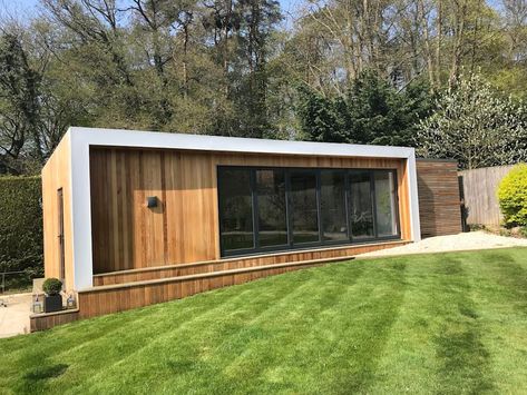 Large garden room project: garden shed by modern garden rooms ltd | homify Shed Conversion Ideas, London Room, Garden Court, Garage Apartment, Large Garden, Poultry Farm, Garden Rooms, She Sheds, Garden Club