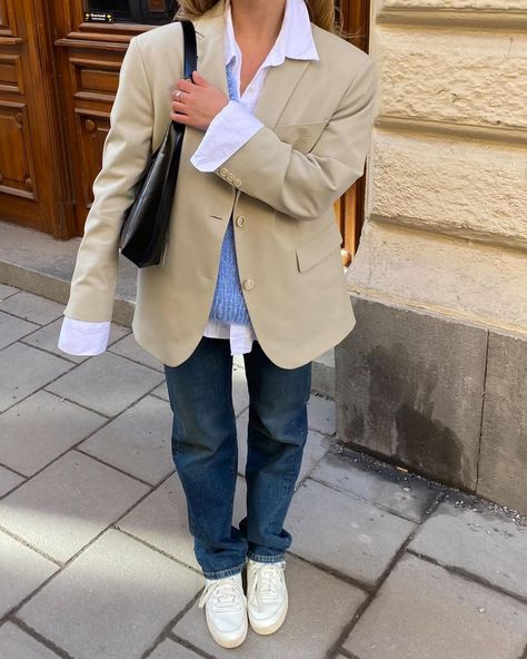 Matilda Djerf Style, Daily Outfit Inspiration, Matilda Djerf, Beige Blazer, Scandinavian Fashion, Looks Street Style, Stockholm Fashion, Mode Inspo, 영감을 주는 캐릭터