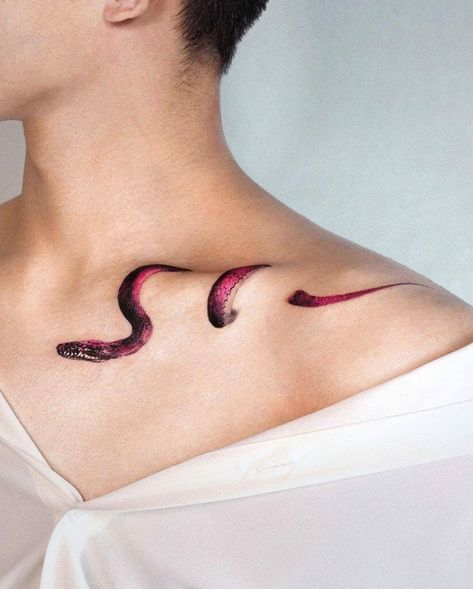 11+ Snake Collarbone Tattoo Ideas That Will Blow Your Mind! 6 Outsons Save Me Tattoo, Tattoo On Collarbone, Clavicle Tattoo, Collarbone Tattoo, Optical Illusion Tattoo, Omerta Tattoo, Beautiful Tattoos For Women, Dragon Tattoo For Women, Bone Tattoos