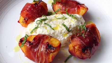 Burrata Recipe, Savory Dessert, Prosciutto Wrapped, Basil Recipes, Burrata Cheese, Grilled Fruit, Easy Summer Desserts, Grilled Peaches, Peach Recipe