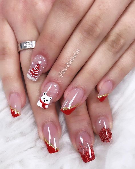 Gel Nails Ideas For Christmas, Christmas Nail Art Designs 2023, Christmas Red Nail Designs, Christmas Nail Designs 2023, Easy Christmas Nails Simple, Christmas Nails Short Square, French Tip Christmas Nails, Elf Nails, Christmas Nail Inspiration