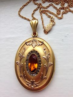 MemoryStation: Large Antique Edwardian Gold Filled Oval Locket with Repousse Design and Paste Stones, W&H Locket, Wedding Locket Necklace Old Locket Aesthetic, Prop Reference, Wedding Locket, Locket Vintage, Accessorize Jewellery, Vintage Locket, Antique Locket, Oval Locket, Vintage Lockets