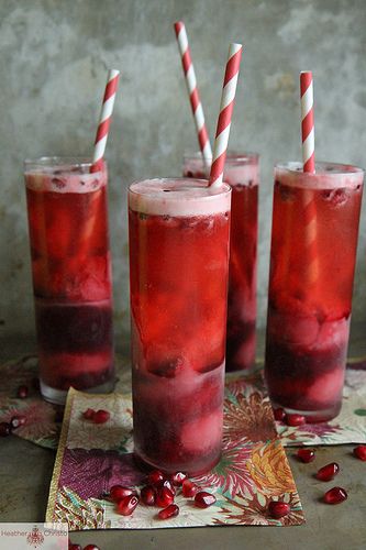 30+ Amazing and Fun Holiday Cocktails - A Family Feast Jul Mad, Tasty Kitchen, Vodka Drinks, Milk Shakes, Champagne Cocktail, Recipe Community, Jello Shots, Halloween Drinks, Think Food