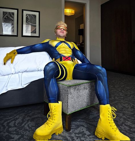 Guy Cosplay Ideas, Cyclops Xmen, Gay Halloween Costumes, Gay Halloween, Xmen Cosplay, Cosplay Men, Men Costumes, Growth Inspiration, Superhero Costumes