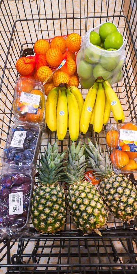 Healthy Grocery Shopping, Fruit Smoothie Recipes Healthy, Vegetable Shop, Sleepover Food, Fruit Shop, I'm Grateful, Healthy Groceries, Läcker Mat, Healthy Food Motivation