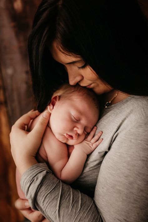 Newborn Photography Boy With Mom, Mother Newborn Photography, Baby Mother Photography, Mother And Child Photography, Newborn With Mom, Baby With Mother, Mother Child Photography, New Born Child, Mother And Newborn