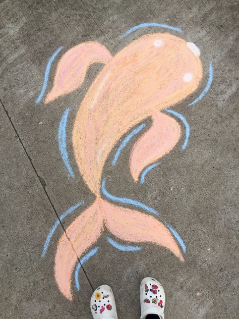 Fish Chalk Art, Easy Chalk Drawings, Chalk Wall Art, Street Chalk Art, Chalk Activities, Fun Chalk Art, David Zinn, Timmy Time, Chalk Design