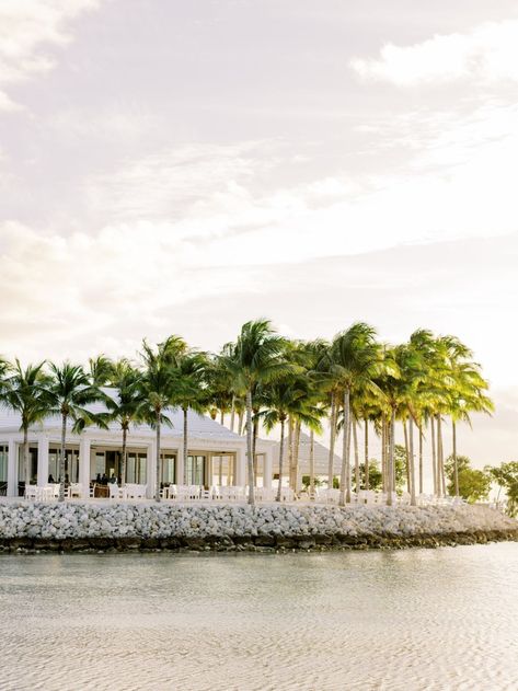 Florida Keys Luxury Wedding Venue photographed by destination film wedding photographer, Renee Hollingshead at Isla Bella Resort in Marathon Key Key West Florida Wedding, Longboat Key Club Wedding, Isla Bella Beach Resort Wedding, Luxury Beach Wedding, Key Largo Wedding, Tropical Wedding Venue, Turks And Caicos Wedding, Florida Keys Wedding Venues, Marathon Key