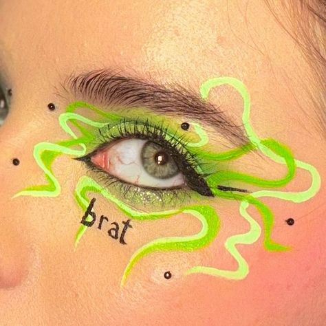 Brat Makeup Charli, Brat Makeup, Lime Green Makeup, Neon Green Makeup, Inspi Makeup, Slime Makeup, Liner Ideas, Glisten Cosmetics, Plouise Makeup