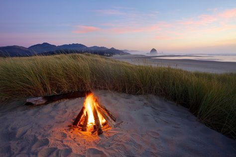 Oregon Coast Camping, Oregon Camping, California Beach Camping, Oregon Life, Explore Oregon, Oregon Beaches, Oregon Road Trip, Cannon Beach Oregon, Camping Places