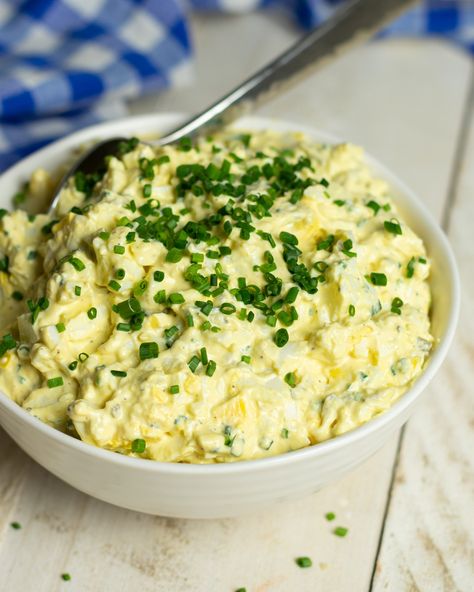 Paleo Sandwich, Keto Egg Salad, Chives Recipe, Dash Diet Recipes, Happy Passover, Sour Cream Recipes, Easter Happy, Low Carb Salad, Egg Salad Recipe