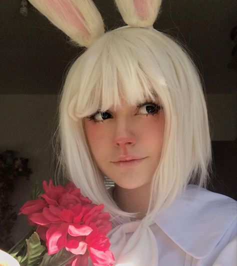 Rabbit Makeup Aesthetic, Simple Bunny Makeup Halloween, White Bunny Costume Makeup, Kawaii Bunny Makeup, Rabbit Makeup Easy, Rabbit Nose Makeup, Lamb Face Paint, Bunny Makeup Cute, White Rabbit Makeup Simple