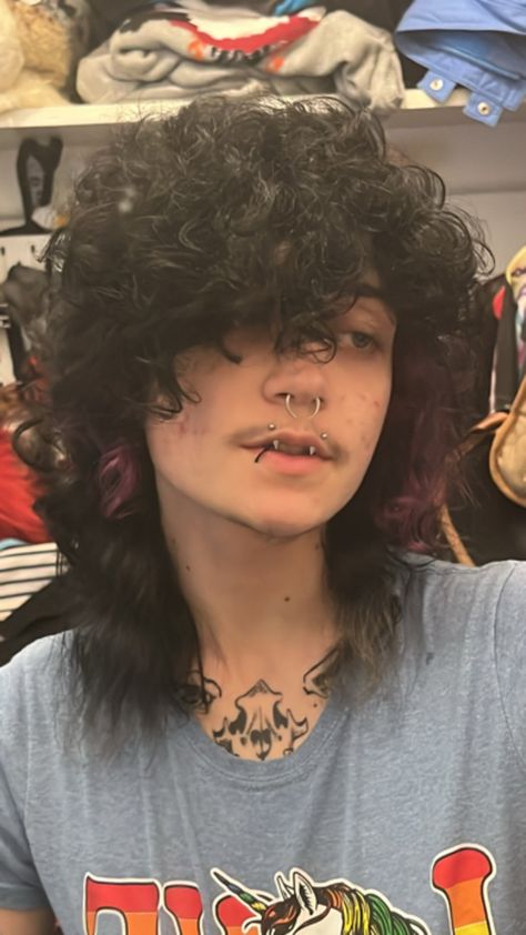 Curly Scene Hair, Tattoos Angel, Angel Bites, Style My Hair, Piercing Septum, Cool Piercings, Cute Piercings, Punk Hair, Scene Hair