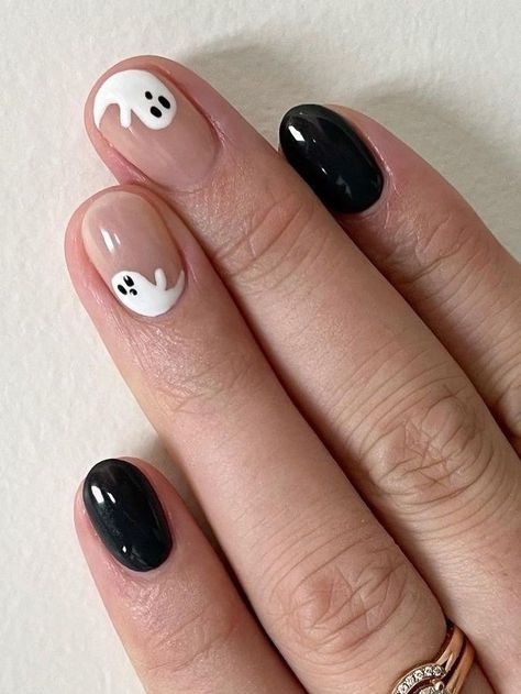 Easy Halloween Nails Design, Ghost Nails, Nail Art Halloween, Holloween Nails, Halloween Nails Easy, Cute Halloween Nails, October Nails, Idee Cosplay, Halloween Nail Designs