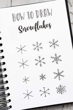 Looking for the best step by step Christmas doodle tutorials to try out in your bullet journal?! Check out these spreads for inspiration! #bujodoodles #doodles #bulletjournal #bujoideas Notesbog Design, Trin For Trin Tegning, Bullet Journal Christmas, Crazy Laura, Snowflakes Drawing, Christmas Doodle, Organizator Grafic, Kraf Kertas, Christmas Drawings