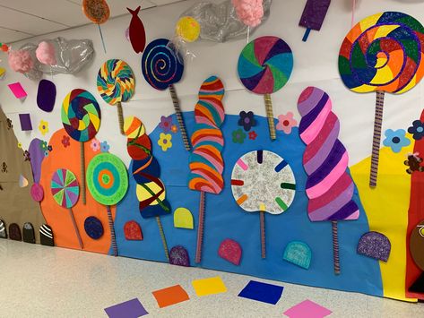 Candy Land School Decorations, Reading Land Book Fair, Reading Is Sweet Theme, Candy Land Room Transformation, Candy Land School Hallway, Candyland Classroom Decorations, Candyland Vbs Decor, Candy Land Book Fair Theme, Candy Land Theme Party Decoration