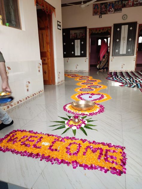 Grah Pravesh Decoration, Welcome Rangoli With Flowers, Kanku Pagala Decoration, Kanku Pagla Decoration At Home, Welcome Decoration Ideas Home Indian, Pagla Decoration, Welcome Decoration Ideas, Flower Pathway, Kanku Pagla