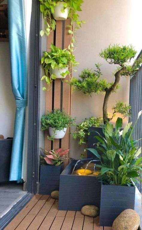 Fall Houses Exterior, Homestead Garden Layout, Balcony Decoration Ideas, Small Apartment Balcony Ideas, Planter Arrangements, Balkon Decor, Metal Wall Planters, Balcony Decoration, Small Balcony Garden