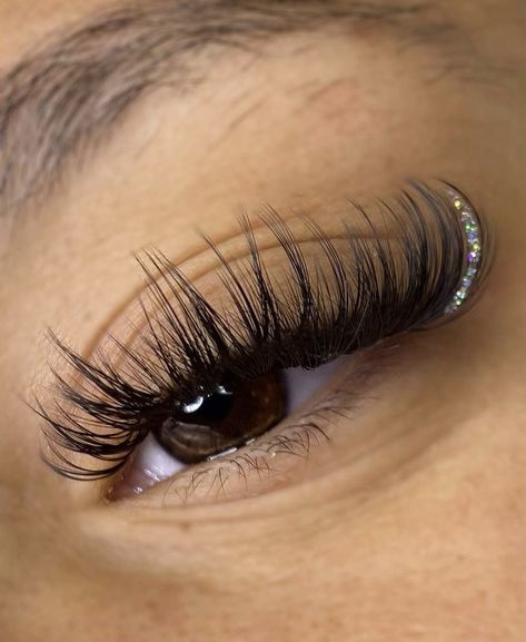 Lash Extension With Glitter, Glitter Eyelashes Extensions, Pretty Lash Extensions Color, Volume Lash Extensions With Glitter, Wispy Eyelash Extensions With Color, Eyelash Extensions Glitter, Eyelash Extensions Styles Color, Eyelash Color Extensions, Sparkle Lash Extensions