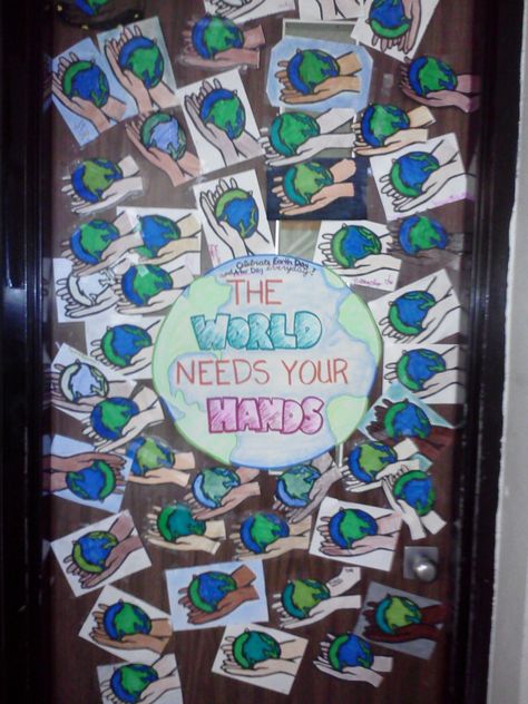 Earth Day Lesson - Classroom Door Decoration Earth Day Bulletin Board, April Bulletin Boards, Door Decorating Ideas, School Door Decorations, School Doors, Door Decorating, Door Decorations Classroom, Classroom Door, Classroom Walls