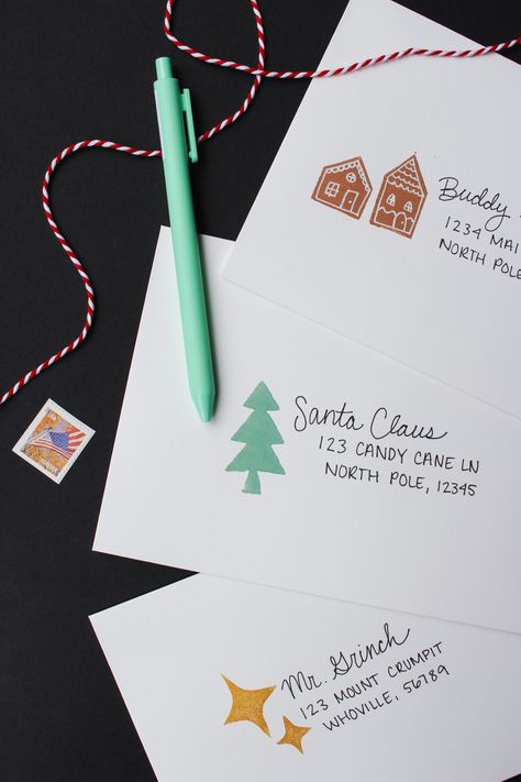 Card Envelopes Diy, Diy Foam Stamps, Christmas Envelope Art, Christmas Card Text, Addressing Christmas Cards, Make Your Own Stamp, Christmas Card Envelopes, Holiday Envelopes, Stamped Christmas Cards