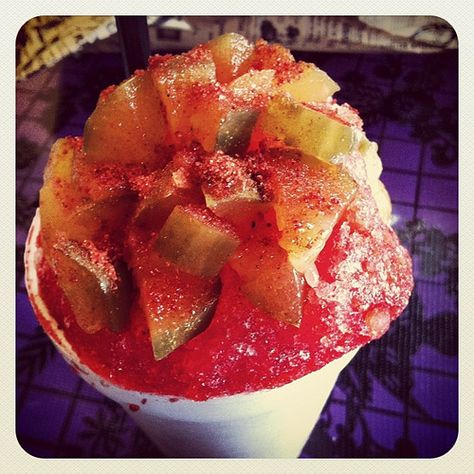 PICCADILLY, YUMMIEST SNOW-CONE EVERRRRRR!!!!! :-P Creative Deserts, Mexican Antojitos, Mexican Slaw, Snow Cones Recipes, Ice Ideas, Cone Ideas, Mexican Sweets, Kid Recipes, Mexican Snacks