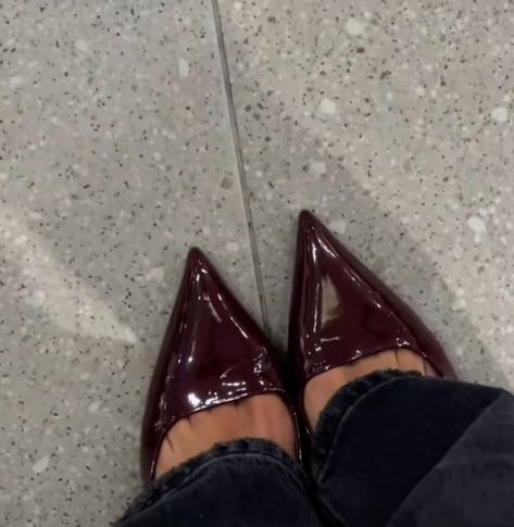 Mango Kitten Heels, Red Lifestyle Aesthetic, Mango Cherry Red Heels, Mango Red Heels, Cherry Fashion Aesthetic, Cherry Red Kitten Heels, Fall Luxury Aesthetic, 2023 Heels Trend, Red Fits Aesthetic