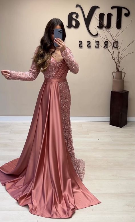 Gown Dress Party Wear, Party Wear Gowns, Reception Outfit, Gown Party Wear, Simple Gowns, Gowns Dresses Elegant, Soiree Dress, Fancy Gowns, Fancy Dresses Long