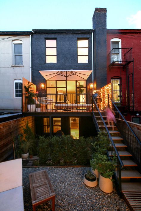 Villa Concept, Brooklyn Townhouse, New York Townhouse, Upside Down House, Townhouse Exterior, Cedar Deck, Homes Exterior, Home Exterior Makeover, Deck Designs Backyard