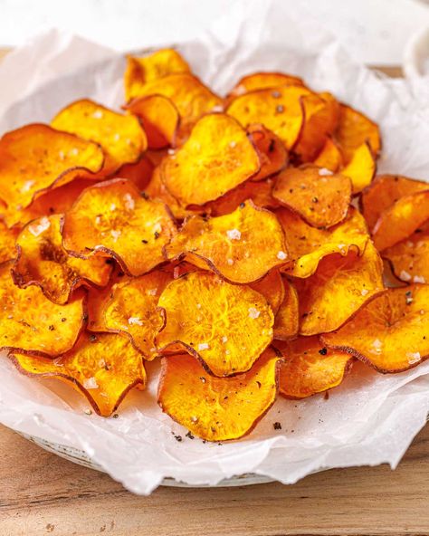 Sweet Potato Chips Air Fryer, Cfc Recipes, Crispy Sweet Potato Chips, Cleanfoodcrush Recipes, Chips Potato, Clean Eating Kids, Alpha Gal, Sweet Potato Nachos, Smart Food